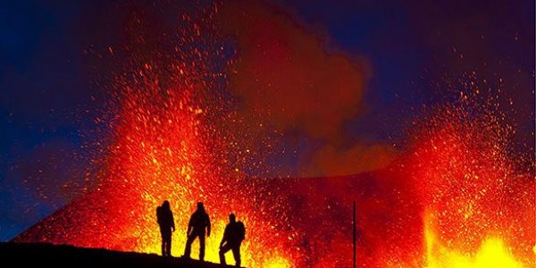 iceland-volcano-continues-001
